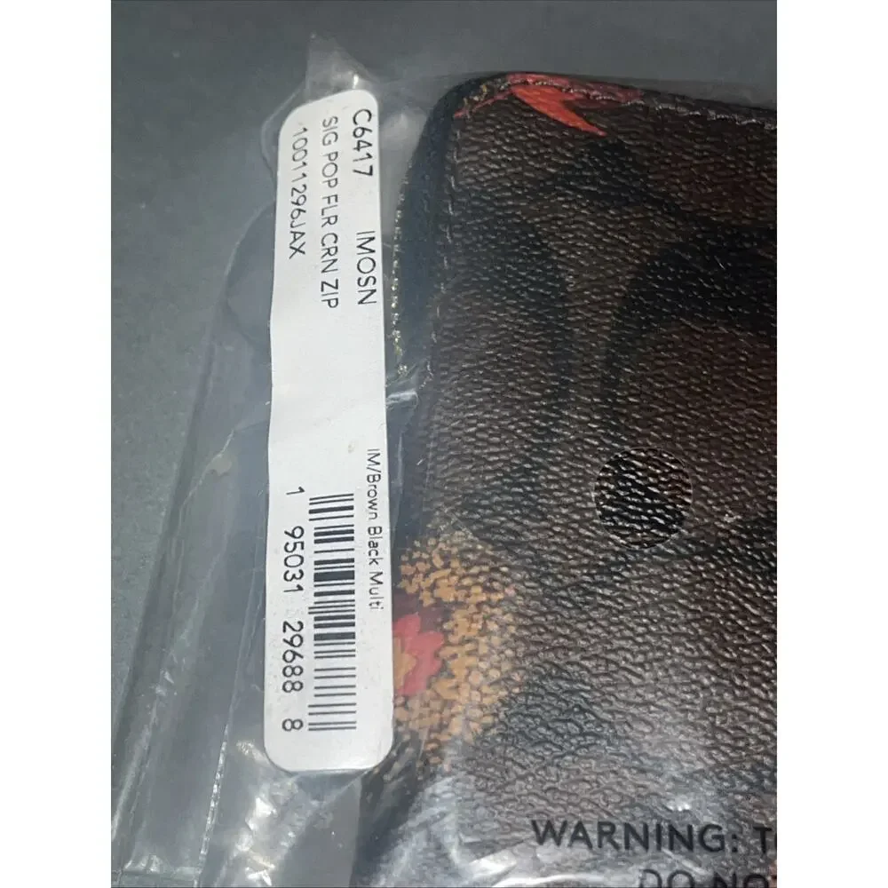 Coach authentic corner